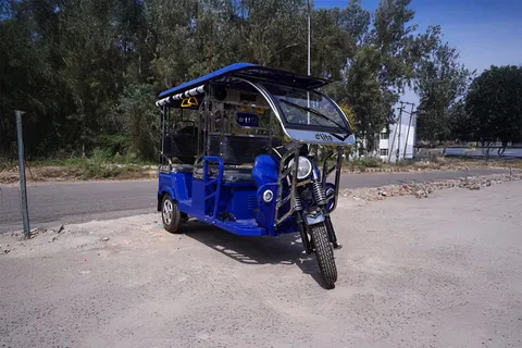 D'LITE Electric Rickshaw