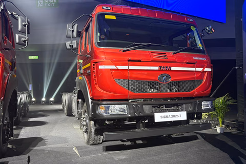 Tata Signa 3023.T